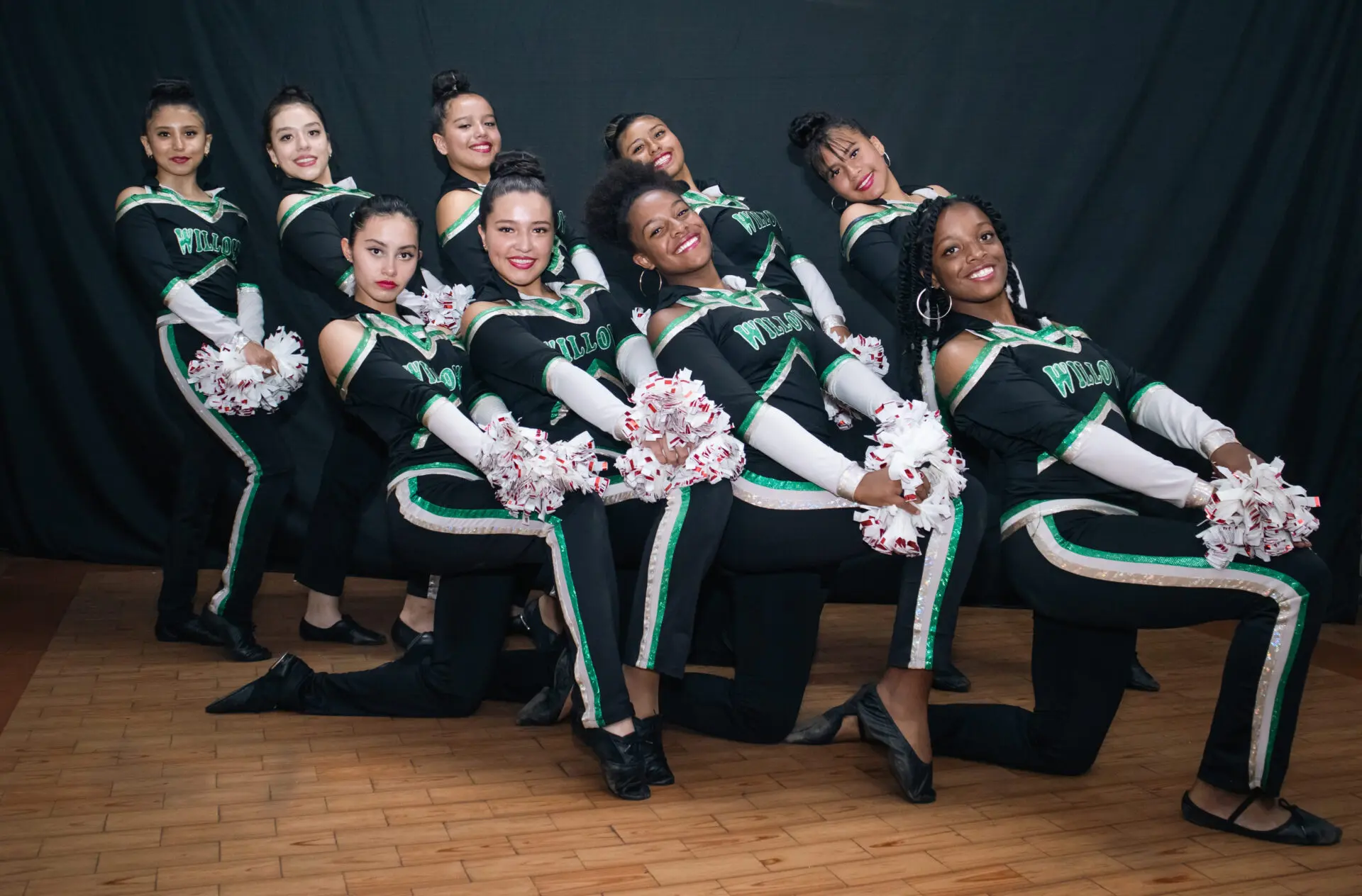 Poms en Academia Willows
